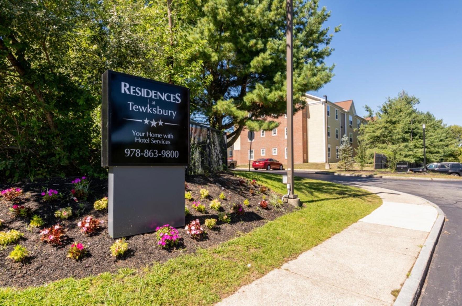 Residences At Tewksbury Exterior photo